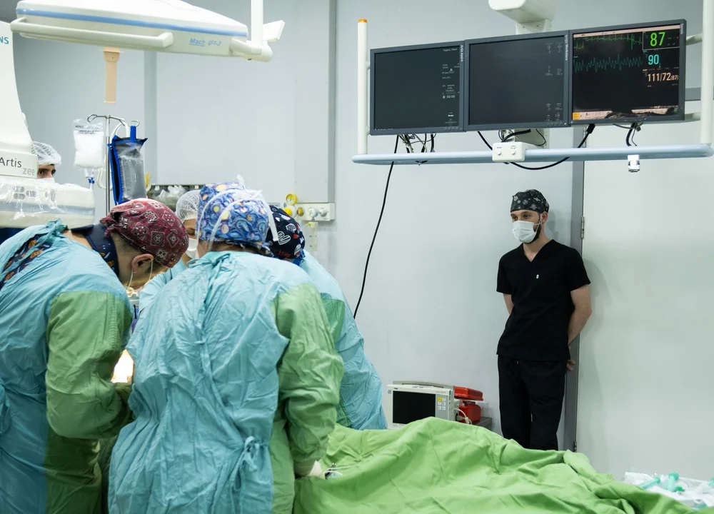 Robotik Radikal Sistektomi ve Yeni Mesane Oluşturulması